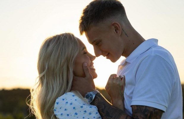 Квіткова показала нову обручку та натякнула на таємне весілля з Бражком (фото)