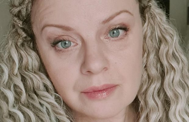 Зірка фільму "БожеВільні" після наркозу спростувала здогадки про свій стан