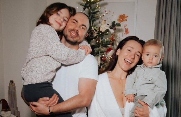 Колишня дружина Бєднякова розповіла, чому вирішила повернутися до України з двома дітьми