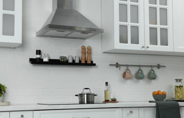 Як відмити кухонну витяжку: усі поради в одному місці та покрокова інструкція