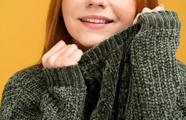 Чому краще не прати вовняний светр: секрети догляду за теплими речами