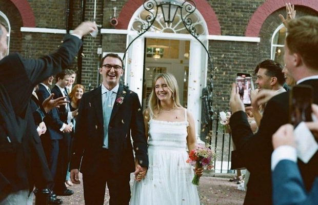 Зірка "Гри престолів" вперше одружився: пара відгуляла скромне весілля у Лондоні (фото)