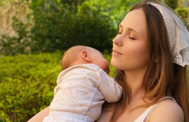 Анна Кошмал пережила ночь в больнице с 7-месячной дочерью и рассказала, что произошло