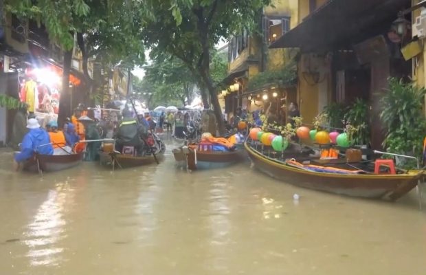 Головні туристичні місця В'єтнаму постраждали від сильної повені