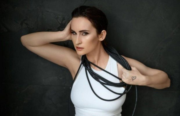 Звезда группы Go_A впервые прокомментировала поцелуй с девушкой на концерте