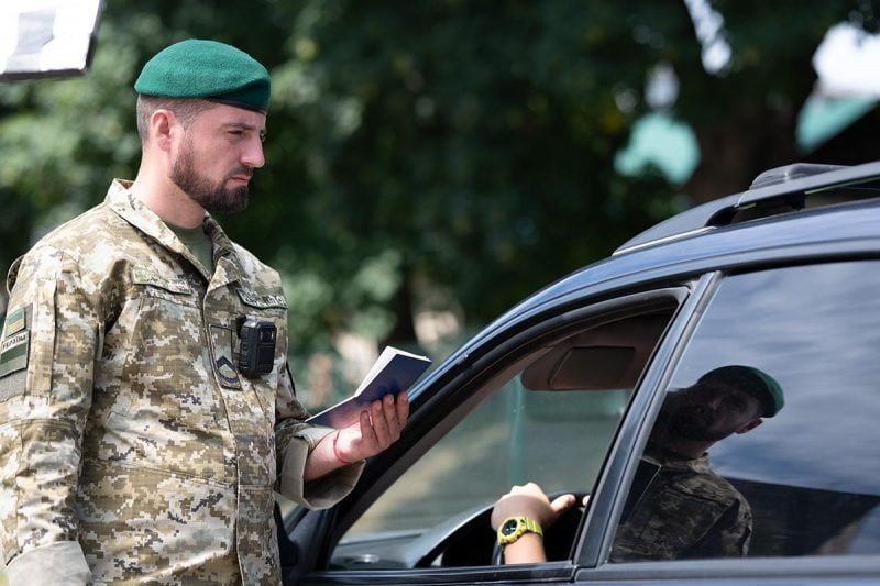 ООН заявила об огромном количестве украинцев, выезжающих за границу: в ГПСУ прокомментировали