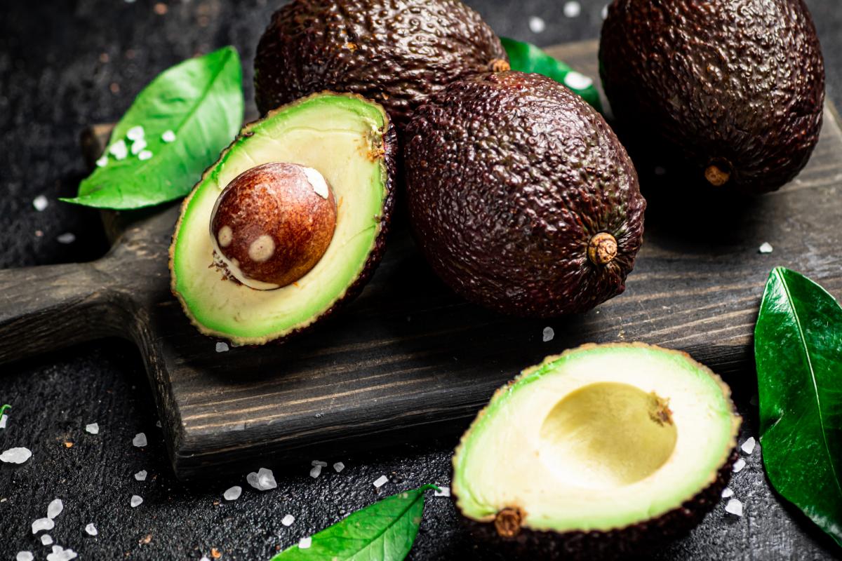 La Buccia dell'Avocado: Un Alimento Naturale con Proprietà Salutari e Antiossidanti