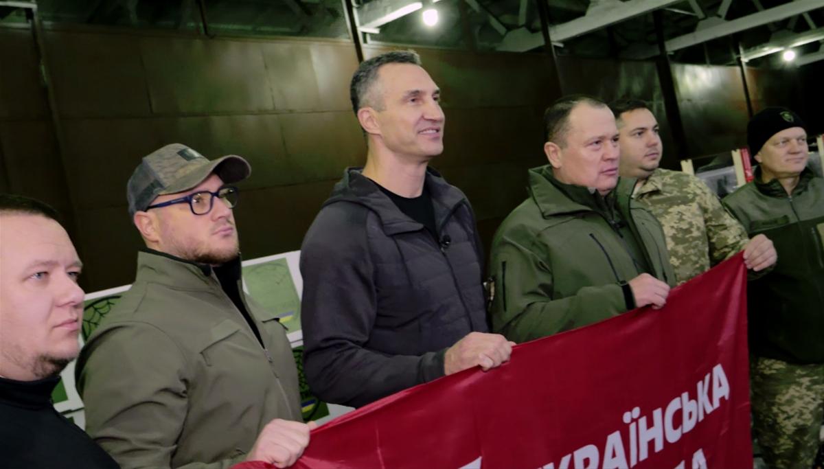 Волонтери 'Української команди' та Володимир Кличко передали дрони 72 бригаді, яка захищає Покровськ, - Палатний Волонтери 'Української команди' та Володимир Кличко передали дрони 72 бригаді, яка захищає Покровськ, - Палатний