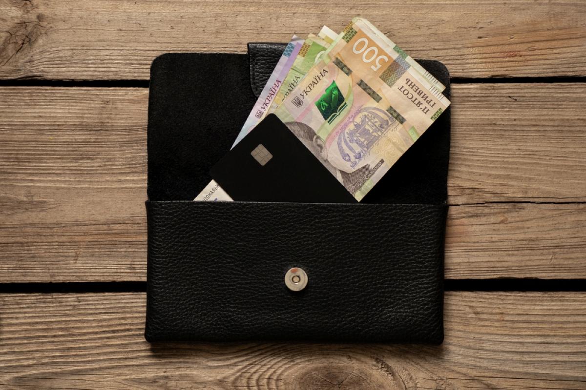 Получают до 150 тысяч гривень в месяц: кому в Украине платят самые высокие зарплаты