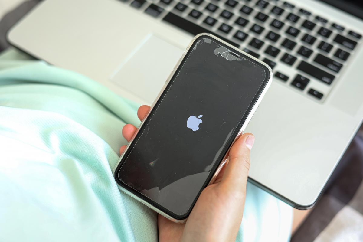 Rimuovere le graffiature dallo schermo dell'iPhone: è possibile e quali sono i rischi?