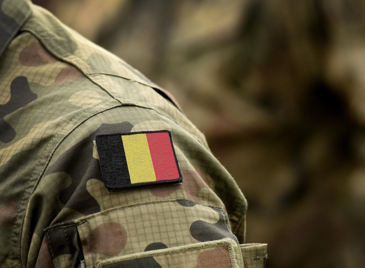 Il Belgio chiama alle armi: 150.000 adolescenti invitati al servizio militare mentre il budget per la difesa sale al 2% del PIL