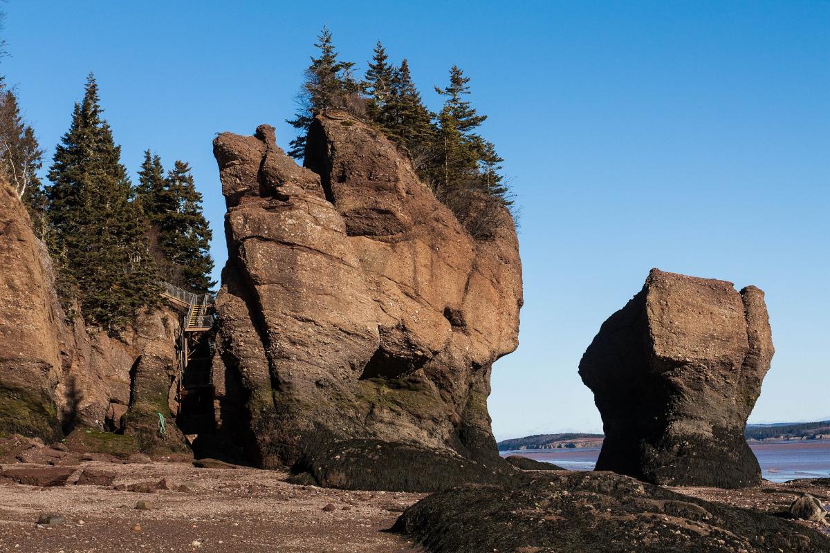 Un'isola accessibile a piedi sul fondo dell'oceano: il fenomeno naturale unico in Canada