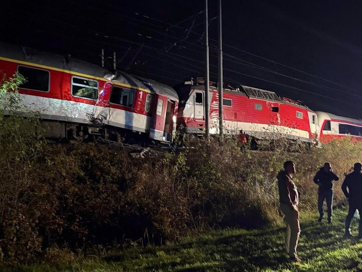 Scontro tra due treni passeggeri in Slovacchia: cosa sappiamo dell'incidente ferroviario