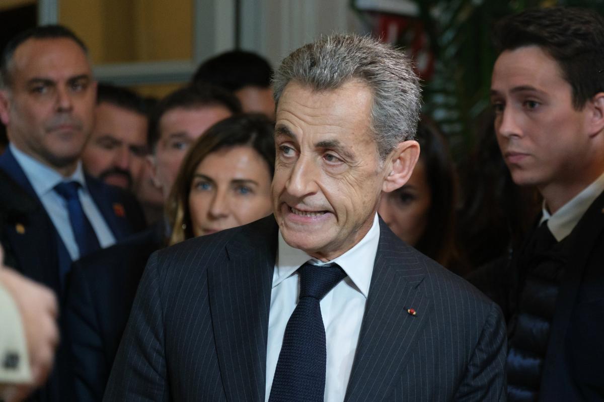 Nicolas Sarkozy Rilasciato Dopo 20 Giorni di Detenzione: Le Condizioni del Suo Controllo Giudiziario