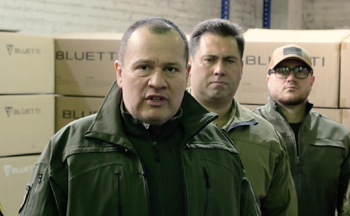 'Українська команда' передала партію зарядних станцій полку 'Ахіллес' для безперебійної роботи дронів, - Артур Палатний