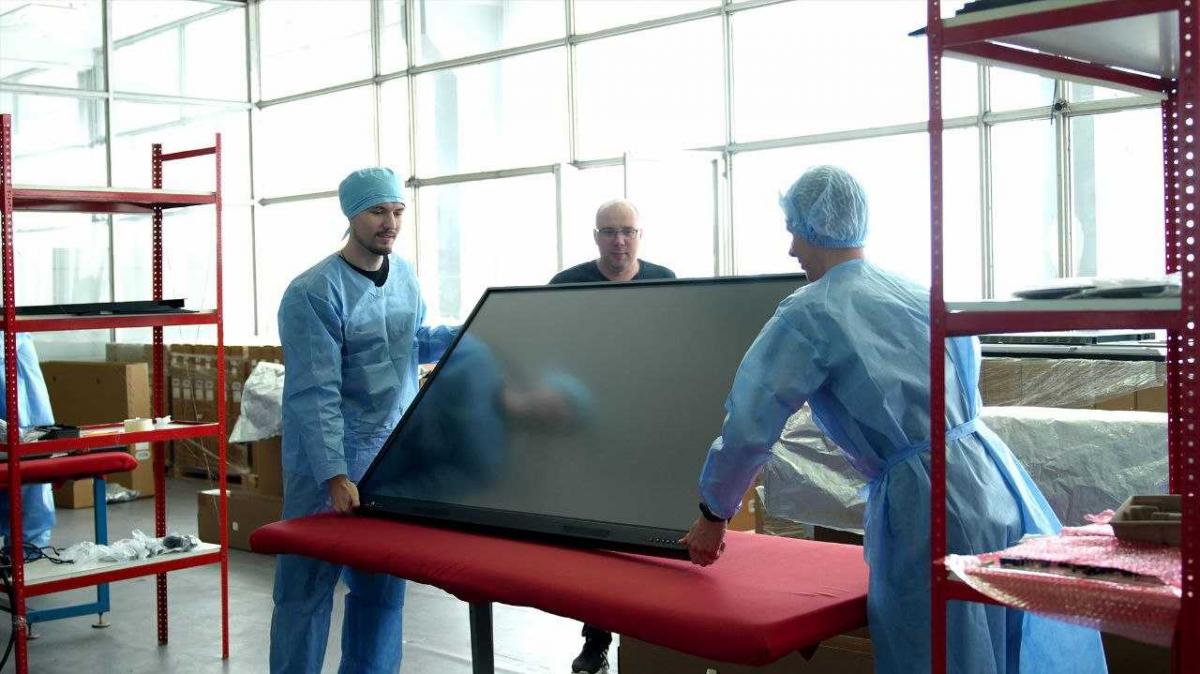 Partnership per l'istruzione: la società ucraina Smart Tecnologie nell'Educazione produce pannelli interattivi con il marchio StarBoard