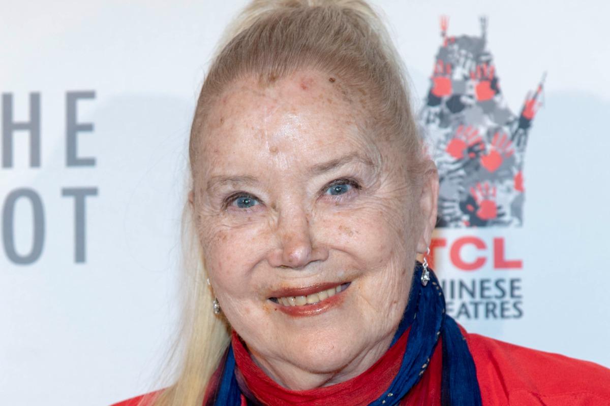 Addio all'attrice Sally Kirkland, una vita dedicata all'arte e alla passione