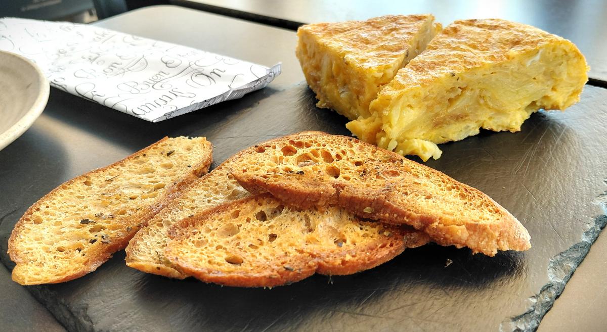 Традиционный испанский омлет / фото Марина Григоренко