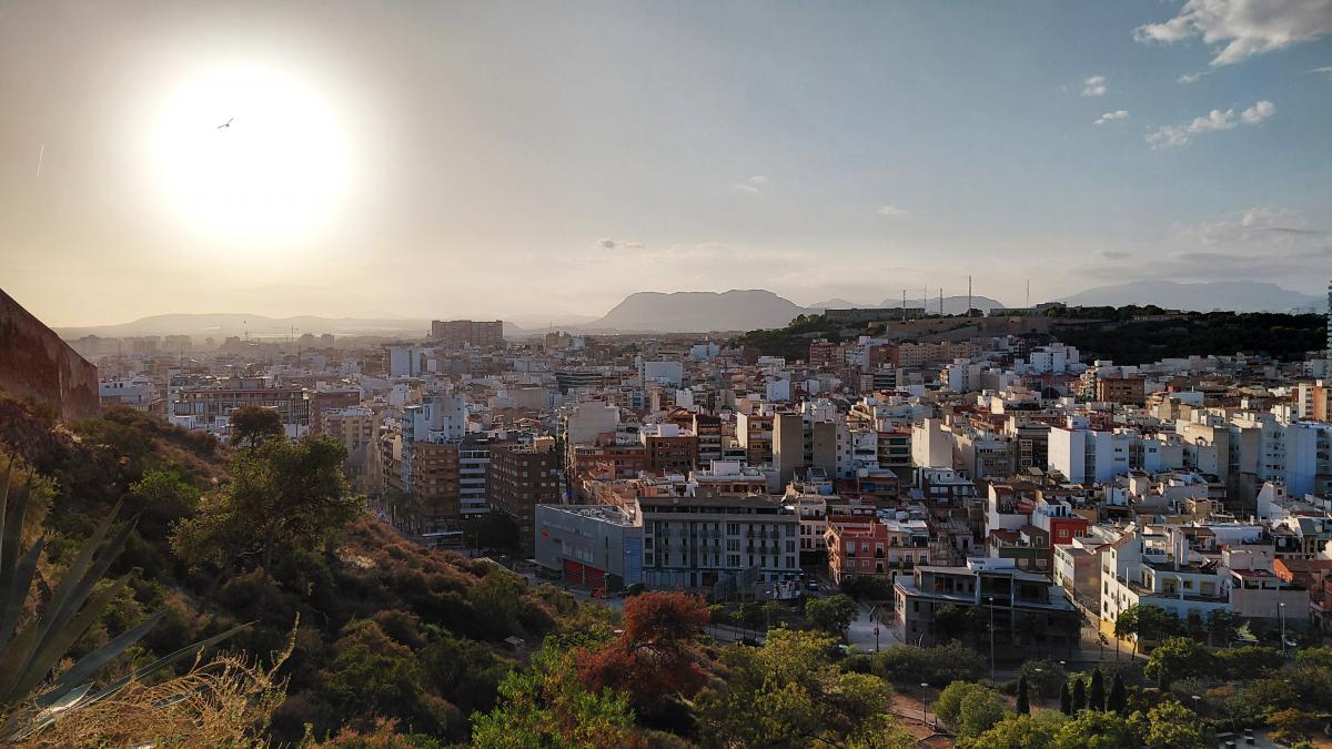 Закат на вершине замка Санта-Барбара / фото Марина Григоренко