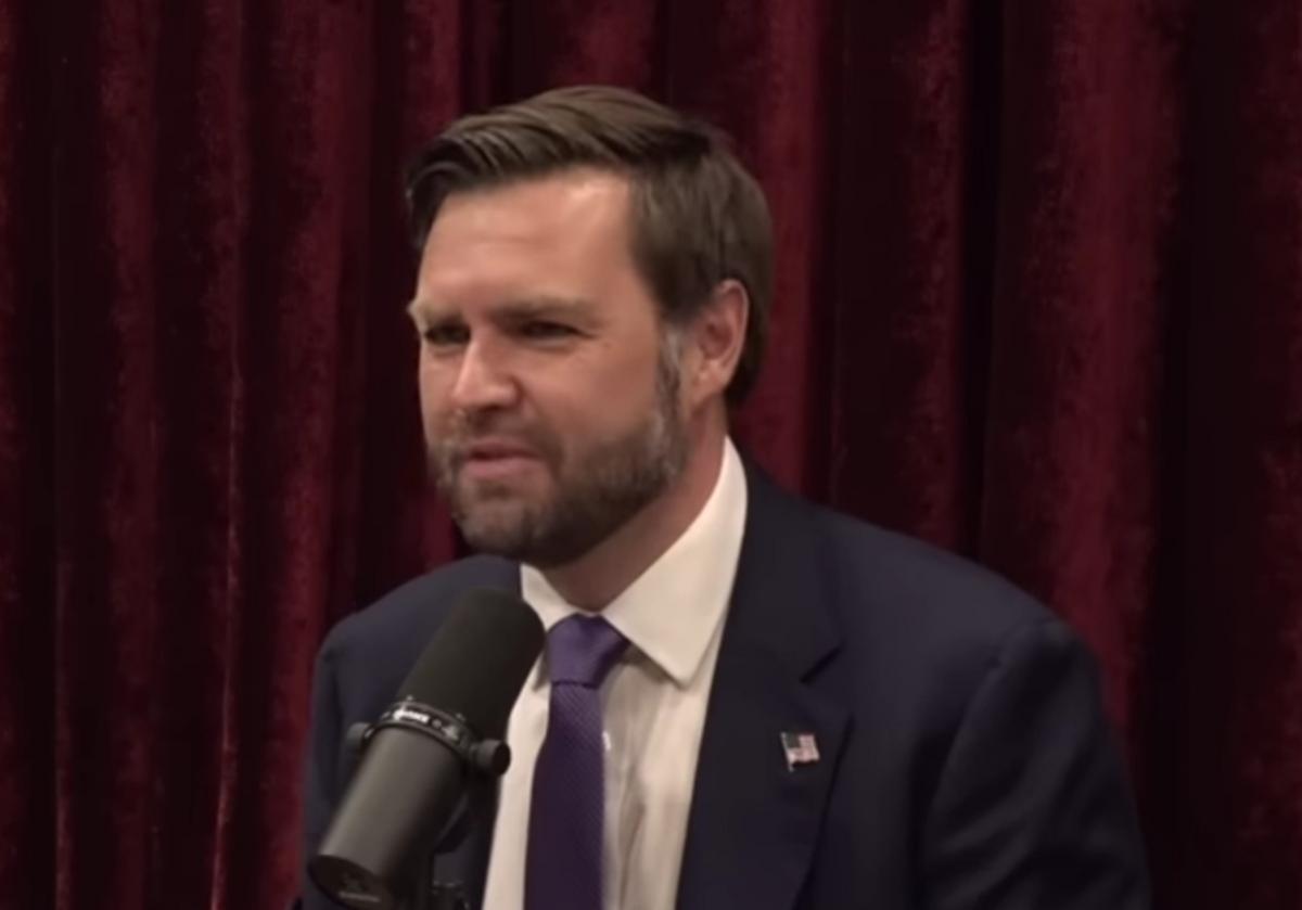 Сам Вэнс в результате аварии не пострадал / Фото: скриншот с видео Сам Вэнс в результате аварии не пострадал / Фото: скриншот с видео