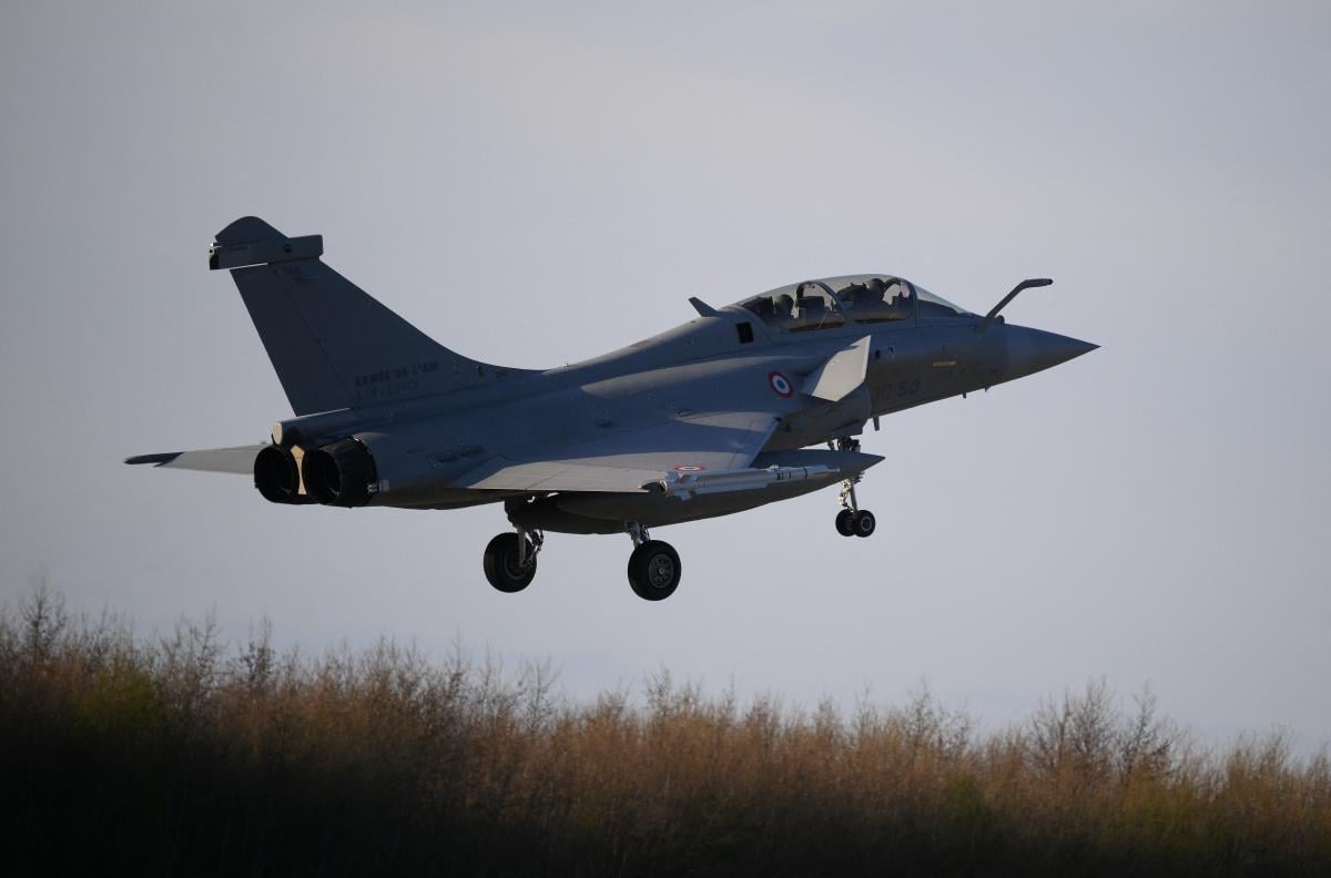 Французские эскадрильи Rafale перехватили самолет руководства ФСБ РФ в Прибалтике Французские эскадрильи Rafale перехватили самолет руководства ФСБ РФ в Прибалтике