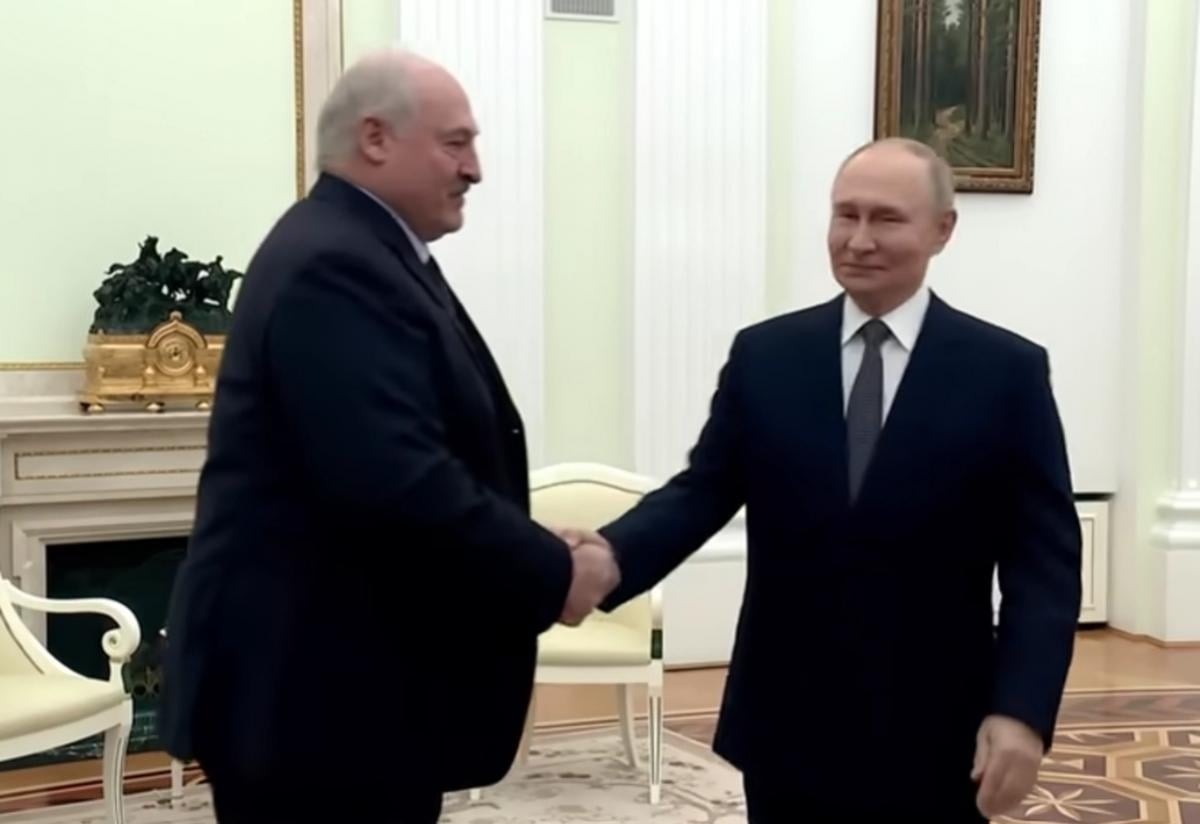 Лукашенко забрязкав російською ядеркою і назвав потенційних 'противників'