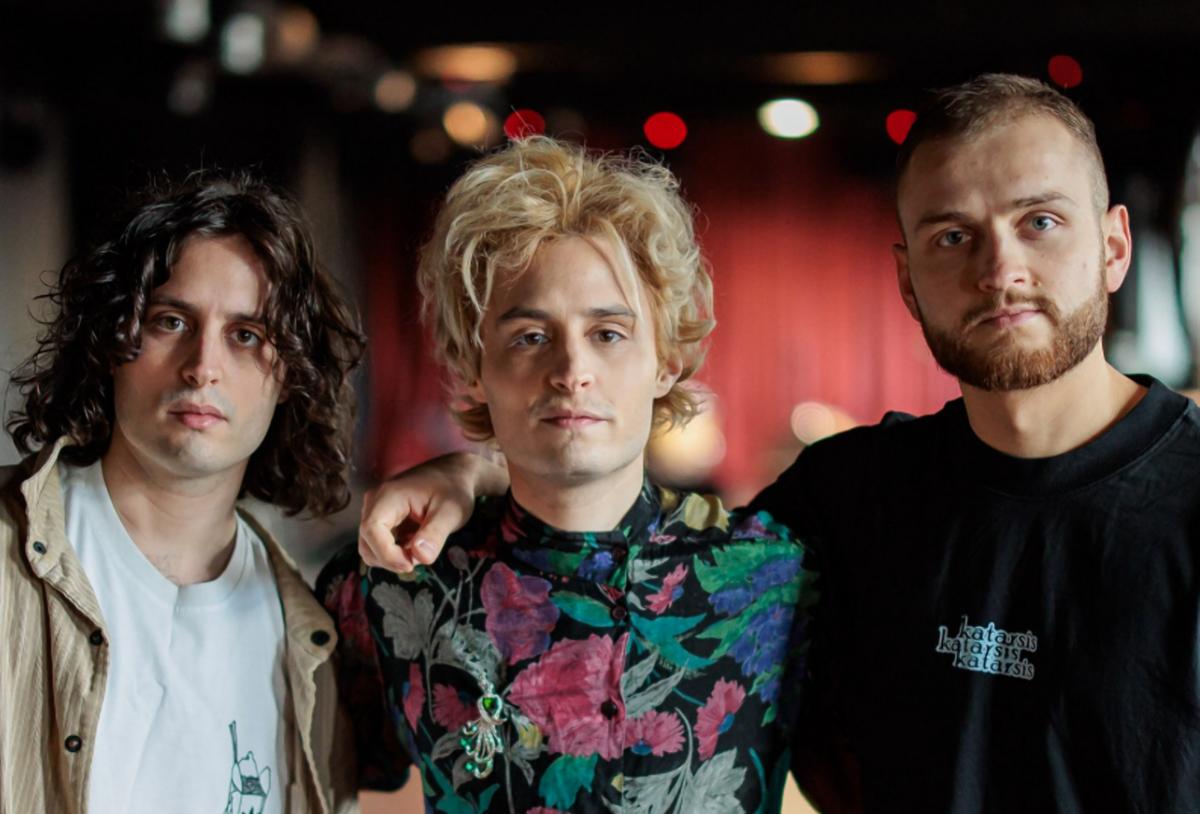 Bombardamento a Dnipro colpisce gruppo musicale ucraino