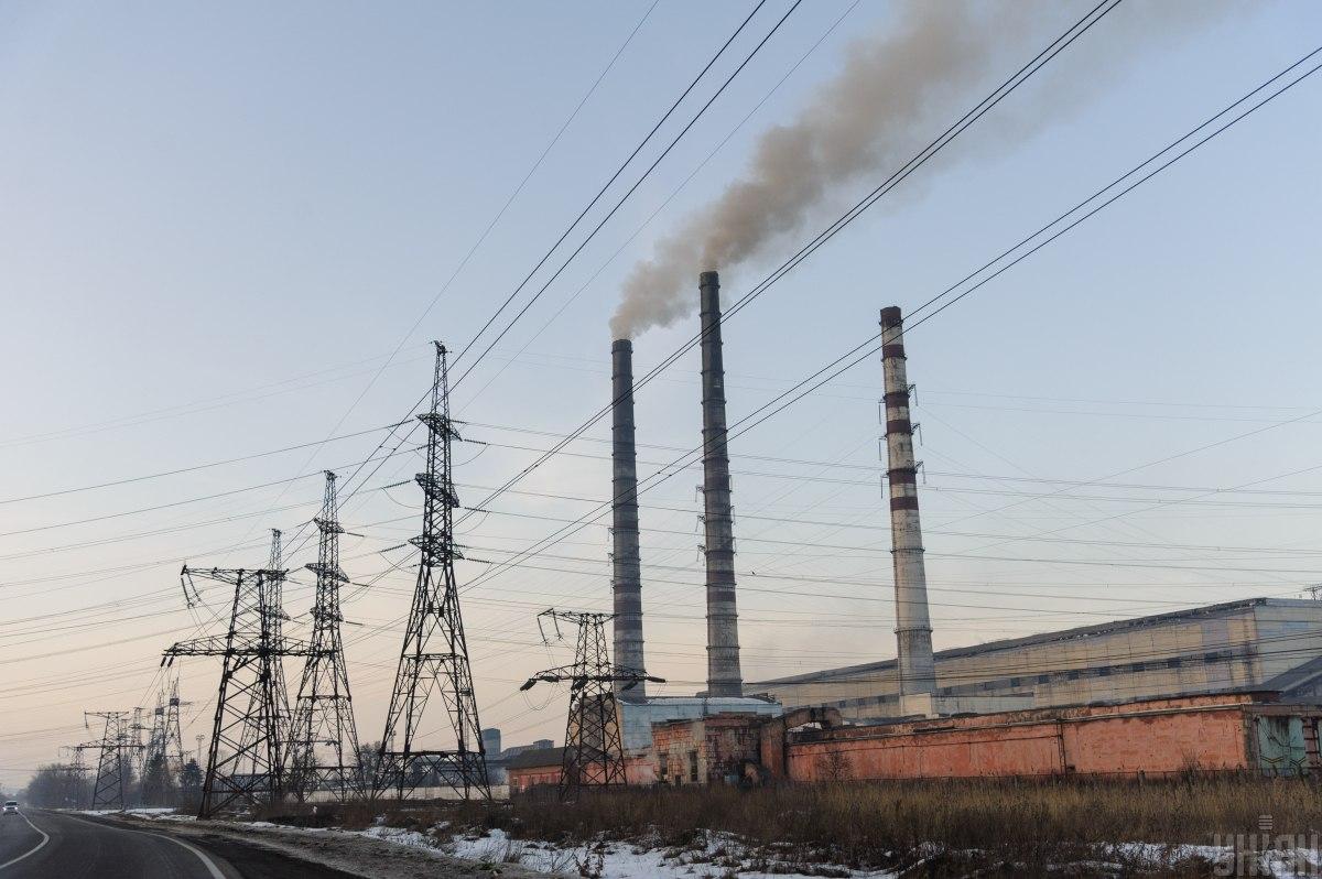 Росіяни прицільно вдарили по ТЕС: як це позначиться на відключеннях світла в Україні