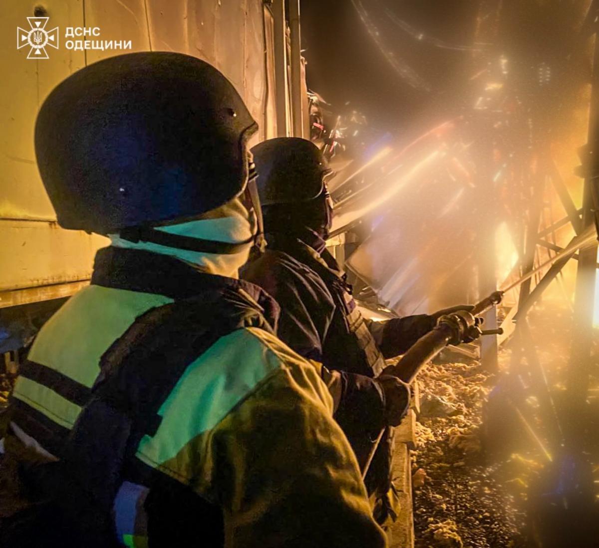 Ліквідація наслідків атаки / ДСНС Одещини Ліквідація наслідків атаки / ДСНС Одещини