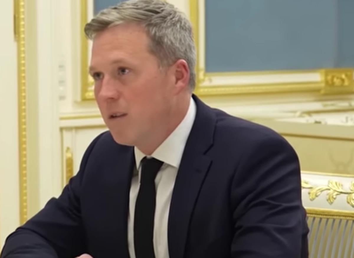 Dan Driscoll, ex banchiere, ha consegnato a Kiev il piano di pace di Trump