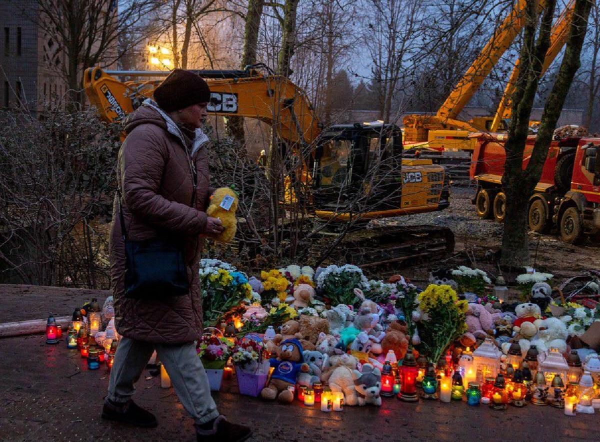 Атака РФ унесла жизни уже семерых детей в Тернополе / фото ГСЧС Атака РФ унесла жизни уже семерых детей в Тернополе / фото ГСЧС