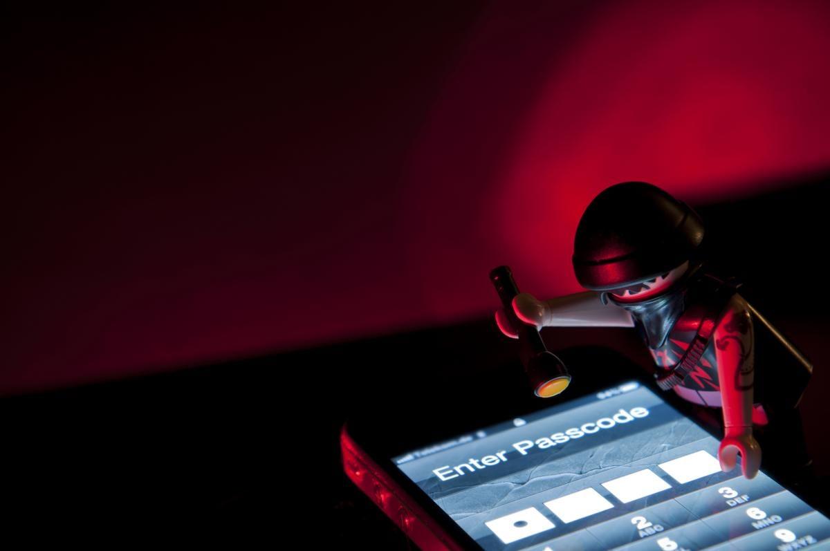 Come riconoscere se il tuo smartphone è sotto controllo: 5 segnali da non ignorare