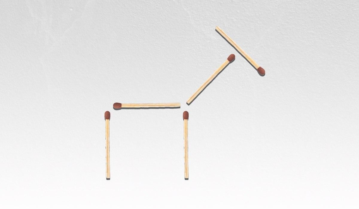 Переклавши три сірники, можна розвернути рибу у зворотному напрямкуколаж УНІАН Переклавши три сірники, можна розвернути рибу у зворотному напрямкуколаж УНІАН