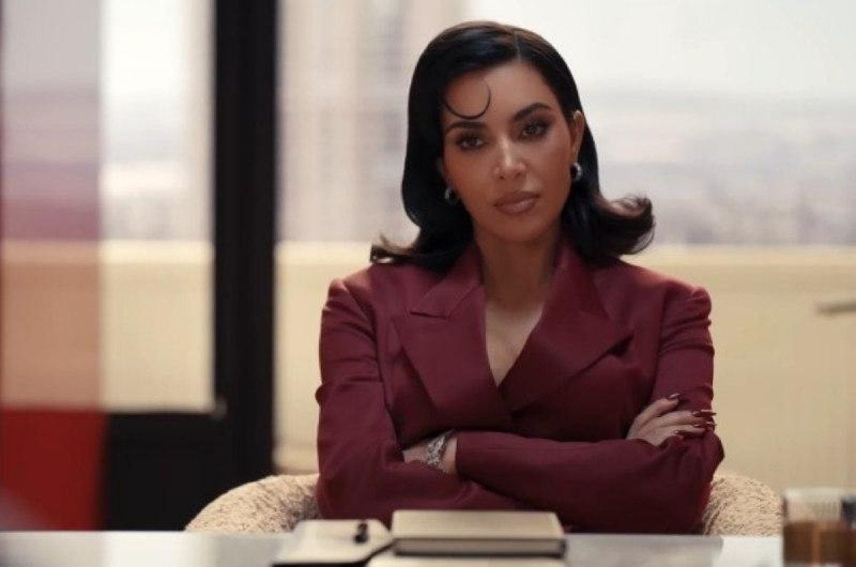 Il nuovo seriale di Kim Kardashian sotto attacco: critica negativa e possibili conseguenze sulla sua carriera