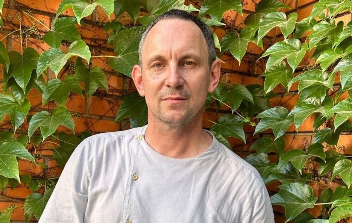 La Vita Sentimentale del Cantante Harcisin: Una Storia di Amore e Rispetto