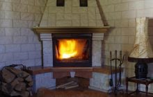 Цей засіб потрібно змішати з водою і вимити ним камін: сажа "відлетить" моментально