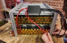 Блогер собрал огромный павербанк, способный запитать дом, из 500 старых вейпов