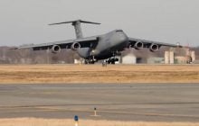 Сколько "Хаммеров" вмещает гигантский военный транспортник США: ответ впечатляет