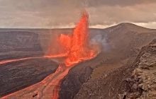 Лавовые выбросы высотой с небоскреб: на Гавайях вулкан начал "ослеплять" людей