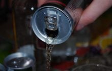 Почему энергетические напитки вызывают усталость: названы 5 причин