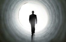 Чому люди бачать "світло в кінці тунелю" перед смертю: цьому є наукове пояснення