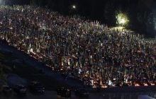 "За что погиб мой сын?": что думают о мирном соглашении Трампа на кладбище Львова, - Reuters