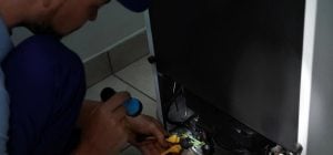 При отключениях света важно защищать технику: эксперт пояснил, как это сделать