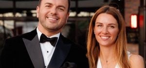 "Еще до появления проекта": ведущий "Холостяка" очаровал фото с женой 15-летней давности