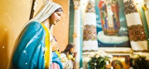 Введення в храм Пресвятої Богородиці 2025: побажання миру і добра та красиві листівки