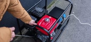 Названа главная ошибка владельцев генераторов: как на самом деле их надо подключать (фото)