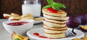 Оладьи на кефире не будут опадать, если вы сделаете это с тестом: речь не о соде