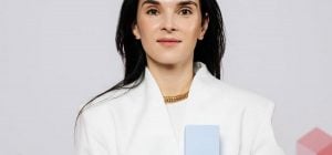 Жена ведущего Мирошниченко похвасталась достижениями их приемной дочки (фото)