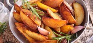 Шеф-кухар розповів, як приготувати хрустку смажену картоплю: це його найкращий рецепт