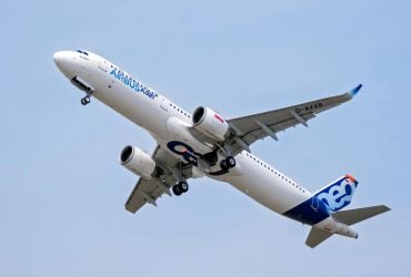 Майже нові літаки Airbus розбирають заради одного компонента